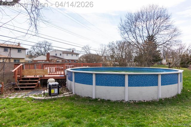 30087 Lyndon Street, Livonia, MI 48154