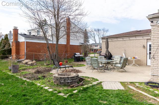 30087 Lyndon Street, Livonia, MI 48154