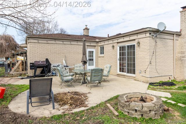 30087 Lyndon Street, Livonia, MI 48154