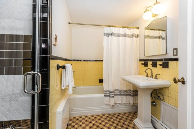 157 Laurel Ave, Livingston Twp., NJ 07039