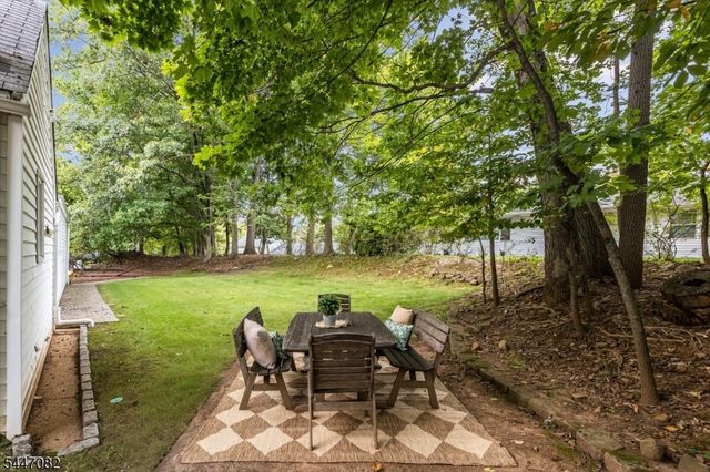 157 Laurel Ave, Livingston Twp., NJ 07039