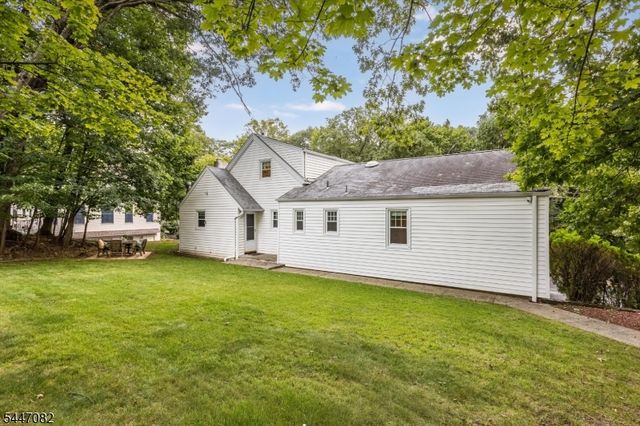 157 Laurel Ave, Livingston Twp., NJ 07039