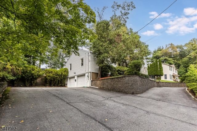 157 Laurel Ave, Livingston Twp., NJ 07039