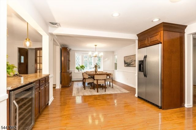 157 Laurel Ave, Livingston Twp., NJ 07039