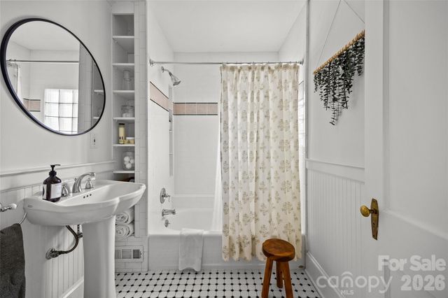 1825 Sprague Avenue, Charlotte, NC 28205