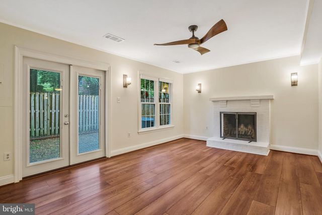 14 S MANCHESTER ST, Arlington, VA 22204