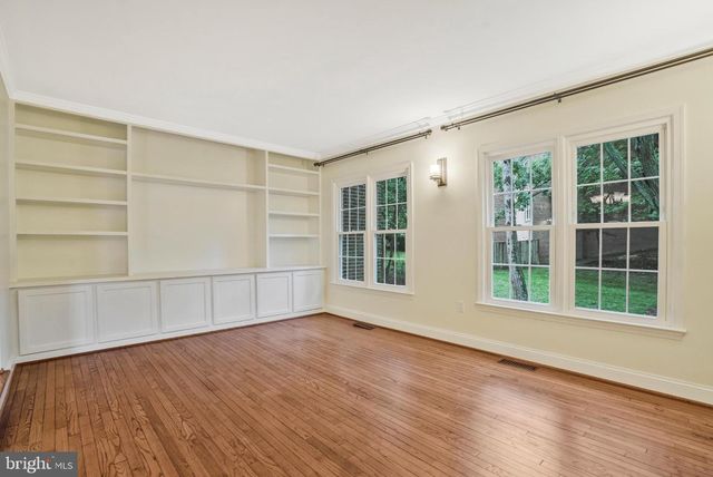 14 S MANCHESTER ST, Arlington, VA 22204