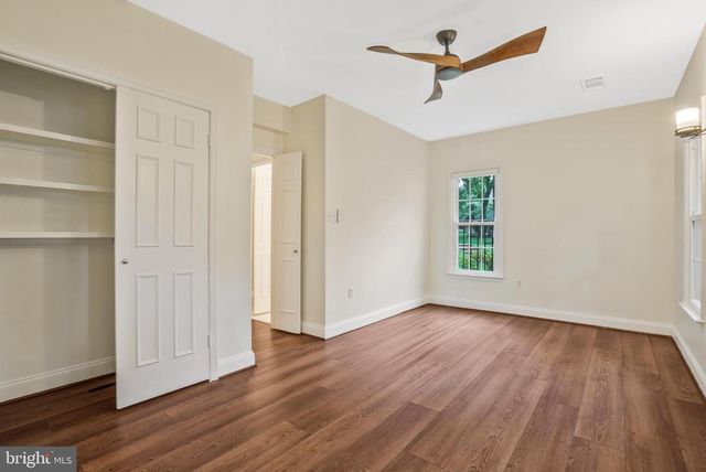 14 S MANCHESTER ST, Arlington, VA 22204