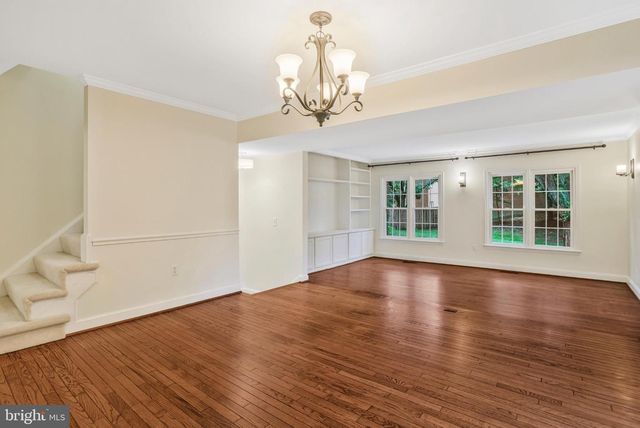 14 S MANCHESTER ST, Arlington, VA 22204