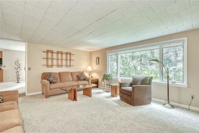 513 Glenview Court, Webster, NY 14580