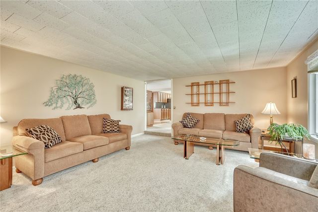 513 Glenview Court, Webster, NY 14580