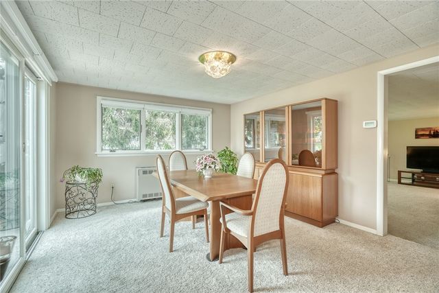 513 Glenview Court, Webster, NY 14580