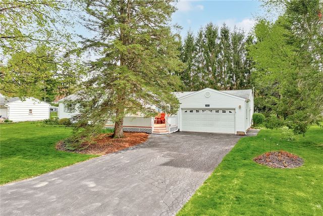 513 Glenview Court, Webster, NY 14580