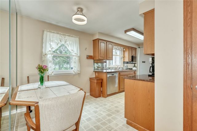 513 Glenview Court, Webster, NY 14580