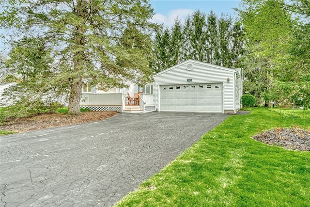 513 Glenview Court, Webster, NY 14580