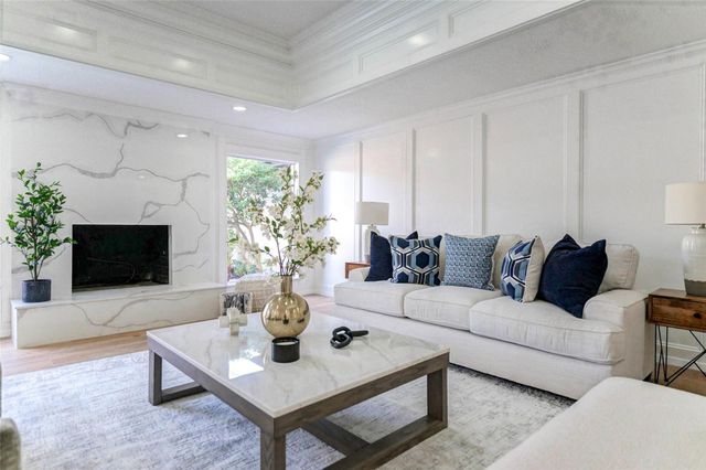 11618 Lakeside Place Drive, Houston, TX 77077