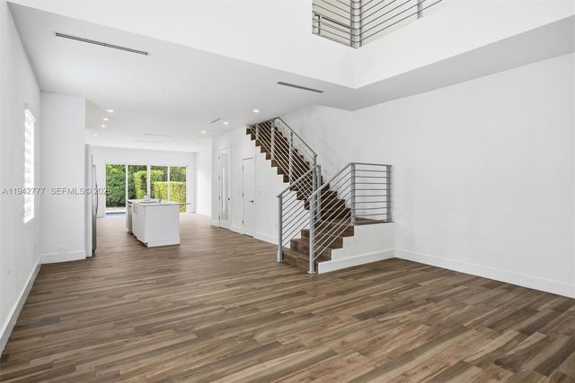 2852 SW 32nd Ct 2852, Miami, FL 33133