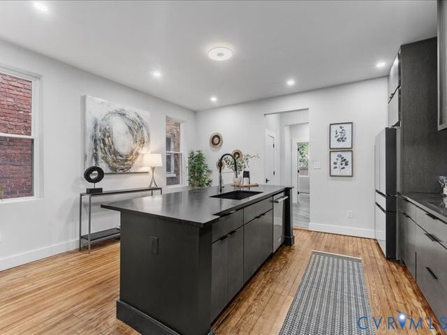 2905 W Grace St, Richmond, VA 23221