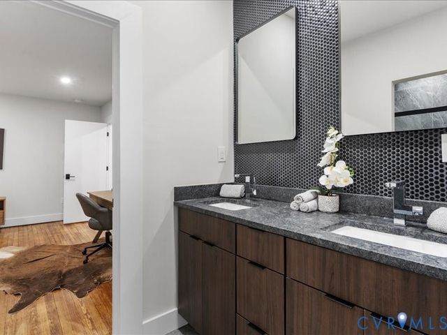 2905 W Grace St, Richmond, VA 23221