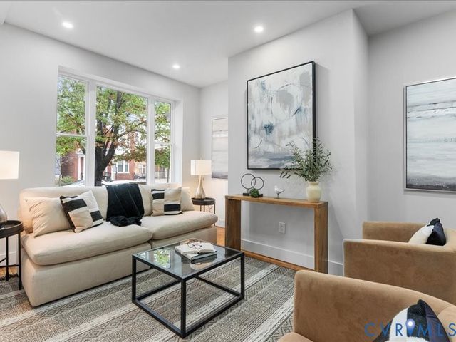 2905 W Grace St, Richmond, VA 23221