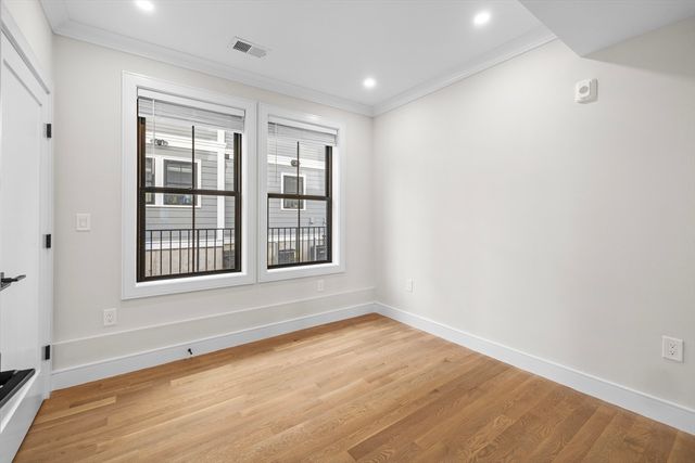 279 Lamartine St 3, Boston, MA 02130