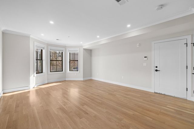 279 Lamartine St 3, Boston, MA 02130