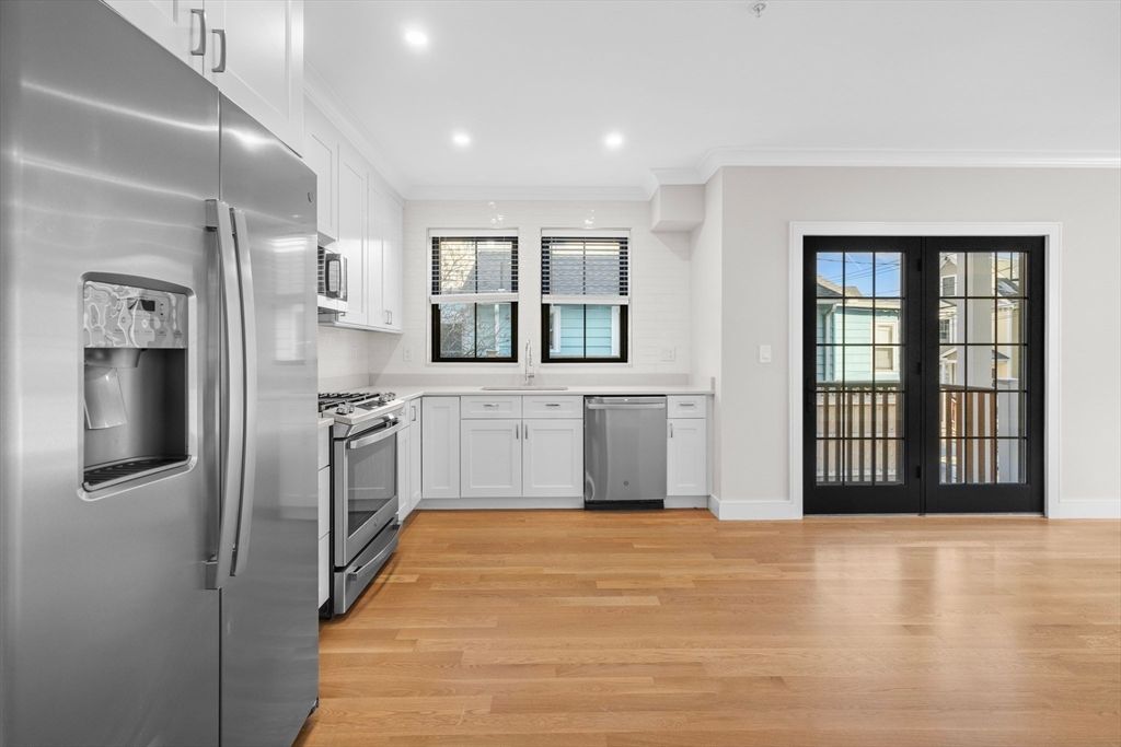 279 Lamartine St 3, Boston, MA 02130
