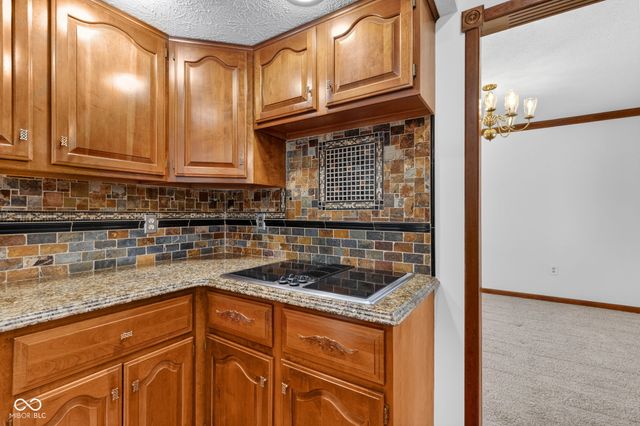 2275 Willow Lake Drive, Greenwood, IN 46143