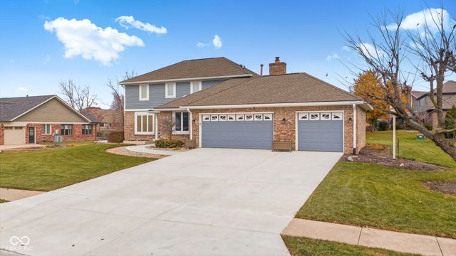 2275 Willow Lake Drive, Greenwood, IN 46143