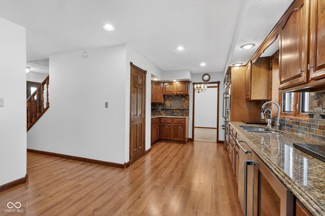 2275 Willow Lake Drive, Greenwood, IN 46143