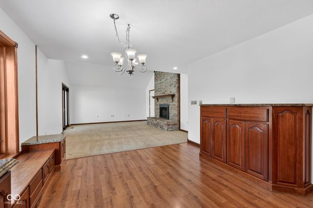 2275 Willow Lake Drive, Greenwood, IN 46143