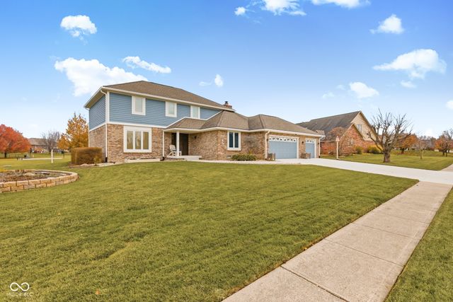 2275 Willow Lake Drive, Greenwood, IN 46143