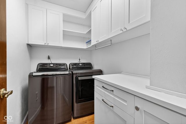 2275 Willow Lake Drive, Greenwood, IN 46143