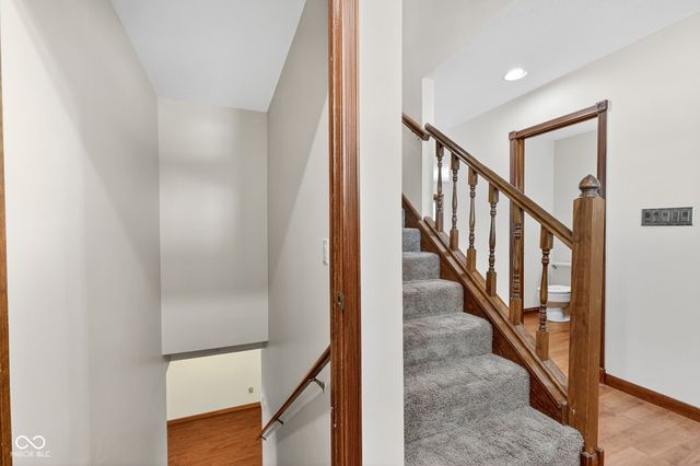 2275 Willow Lake Drive, Greenwood, IN 46143