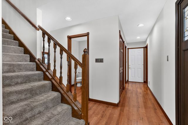 2275 Willow Lake Drive, Greenwood, IN 46143