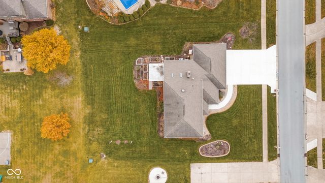 2275 Willow Lake Drive, Greenwood, IN 46143