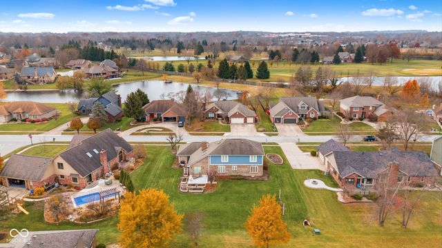 2275 Willow Lake Drive, Greenwood, IN 46143