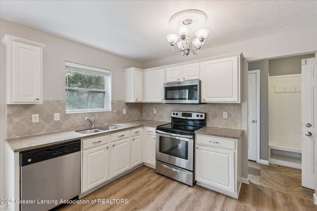 15895 Turnberry Street, Lansing, MI 48906