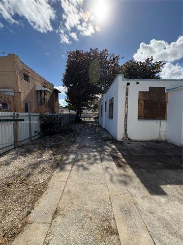 2341 SW 9th St, Miami, FL 33135