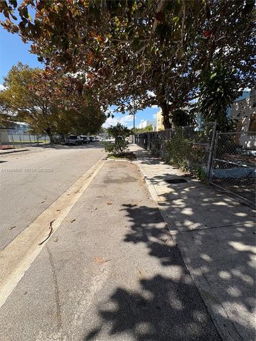 2341 SW 9th St, Miami, FL 33135