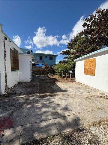 2341 SW 9th St, Miami, FL 33135