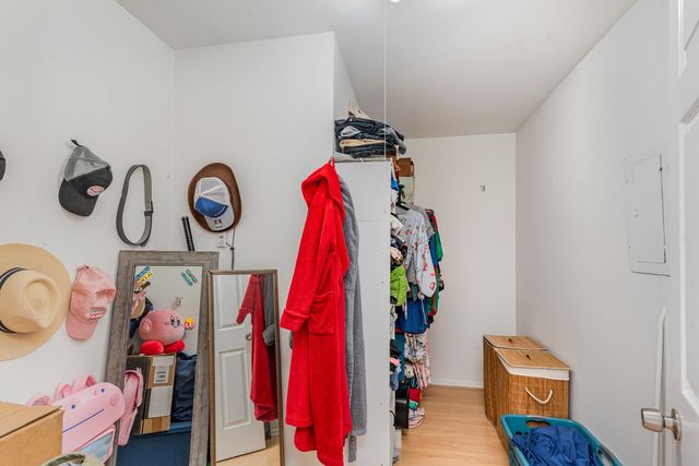 2B Kingery Quarter 207, Willowbrook, IL 60527