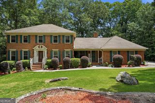 5027 Castlewood Drive SW, Lilburn, GA 30047