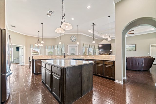 2034 Arash Dr, Corpus Christi, TX 78413