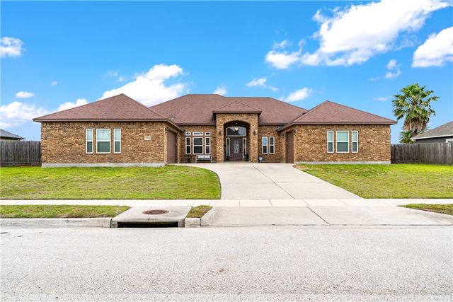 2034 Arash Dr, Corpus Christi, TX 78413