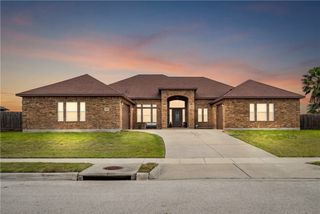 2034 Arash Dr, Corpus Christi, TX 78413