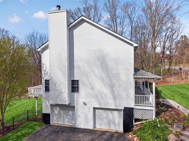 319 Bellvale Lakes Road, Warwick, NY 10990