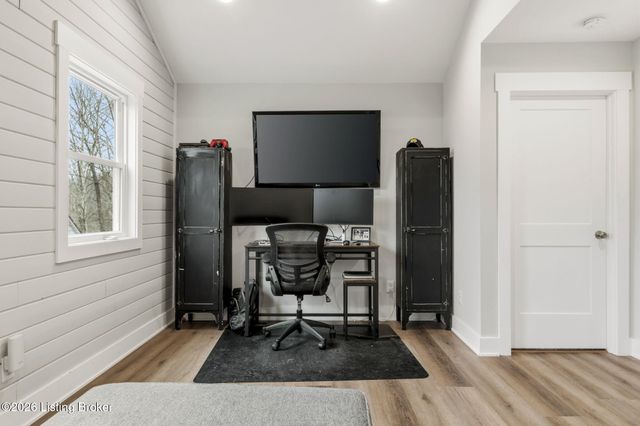 253 Moutardier Bay Dr, Leitchfield, KY 42754