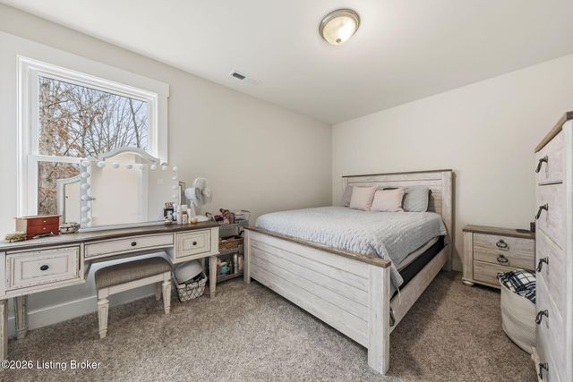 253 Moutardier Bay Dr, Leitchfield, KY 42754