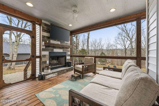 253 Moutardier Bay Dr, Leitchfield, KY 42754